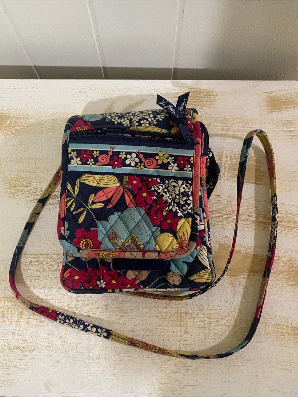 Vera Bradley Happy Snails quilt crossbody purse excellent condition